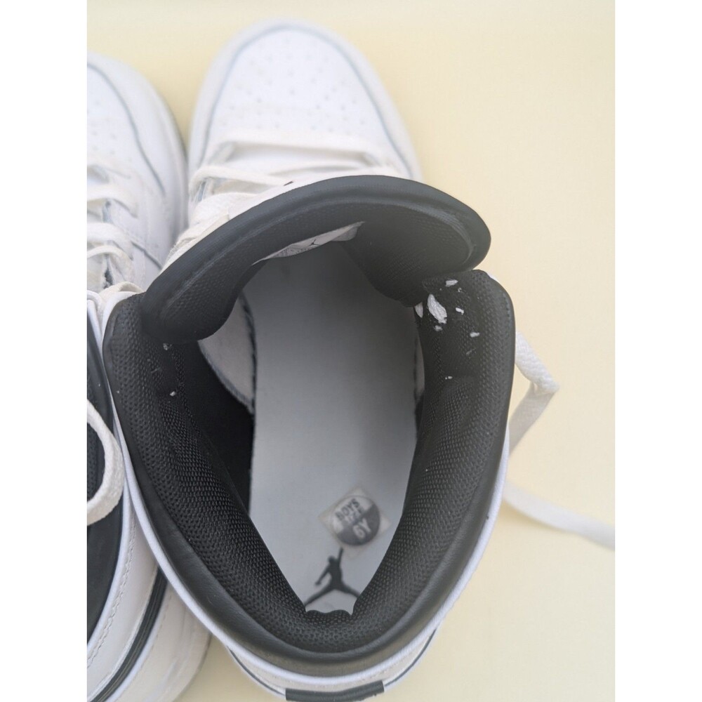 Nike Air Jordan 1 Mid GS Reverse Panda White Black DQ8423-132 Size 6Y Women 7.5 - Picture 9 of 14